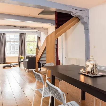 City Center Apartment *